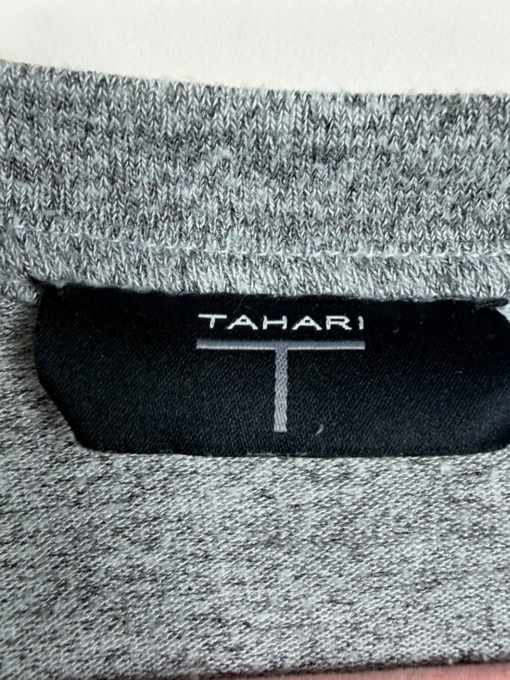 2/$30 T TAHARI V-Neck Sweater Heather Gray XS #A4846 - Picture 5 of 8